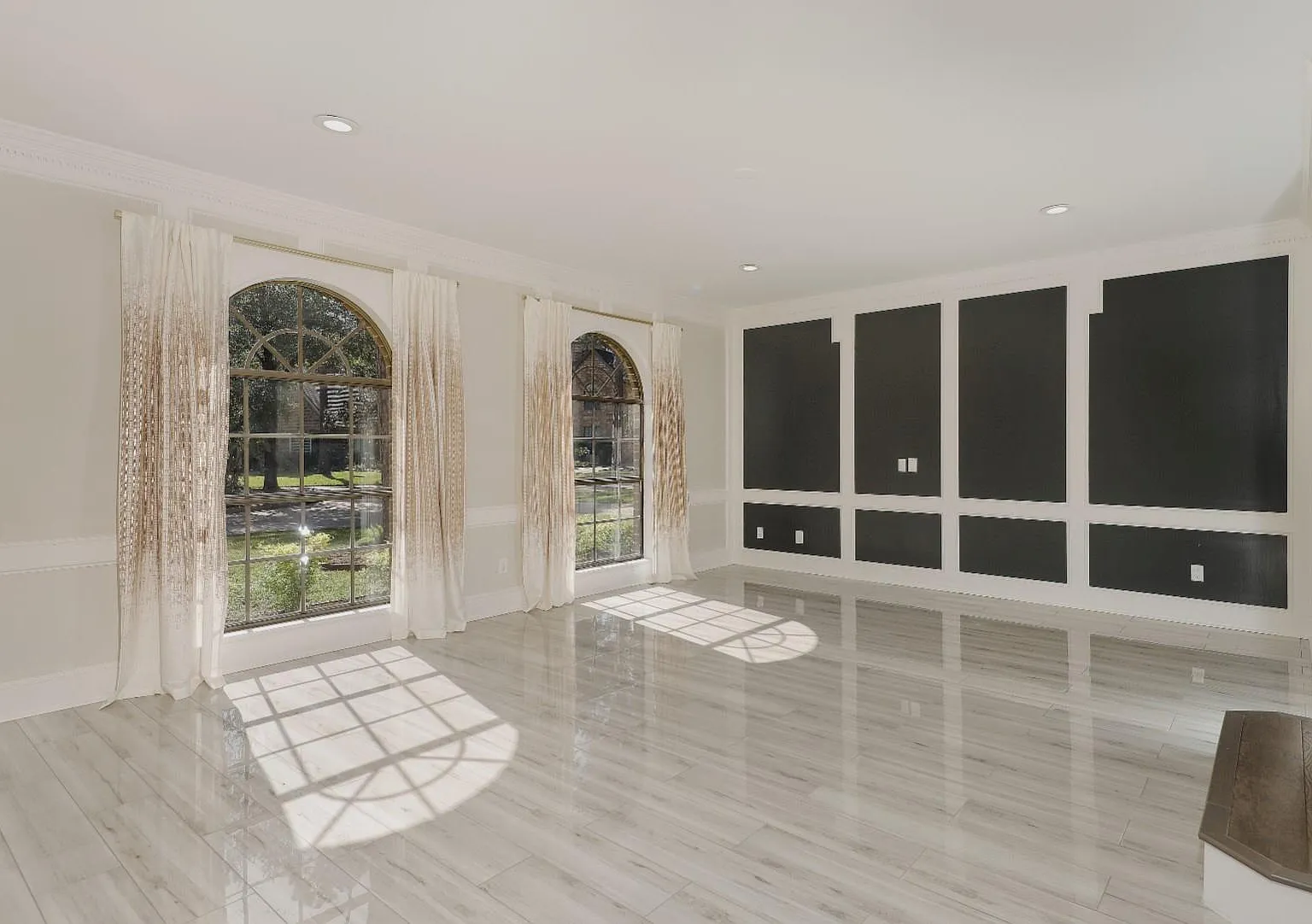 5 bed, 2.5 bath, 3215 sqft, $3,800 — Photo 4