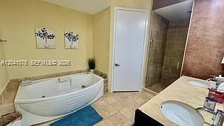 18201 E Collins Ave #5009 — Photo 17
