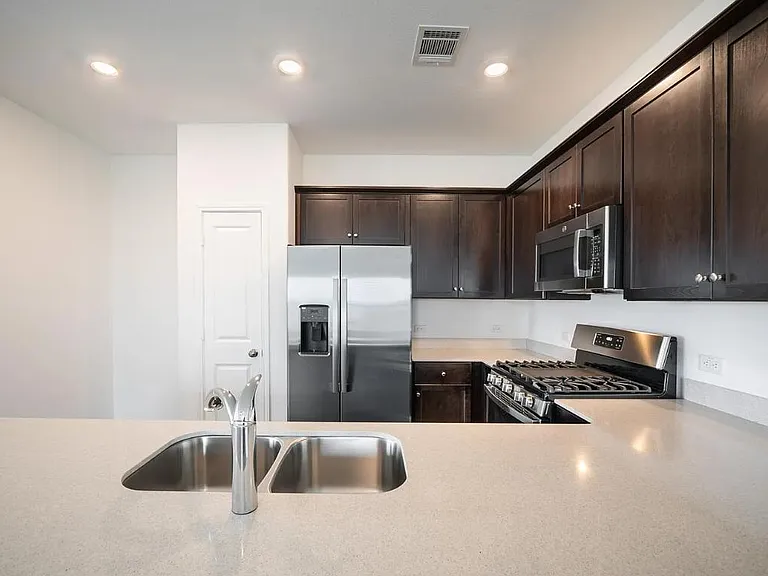 509 Gabriels Bluff Dr — Photo 4