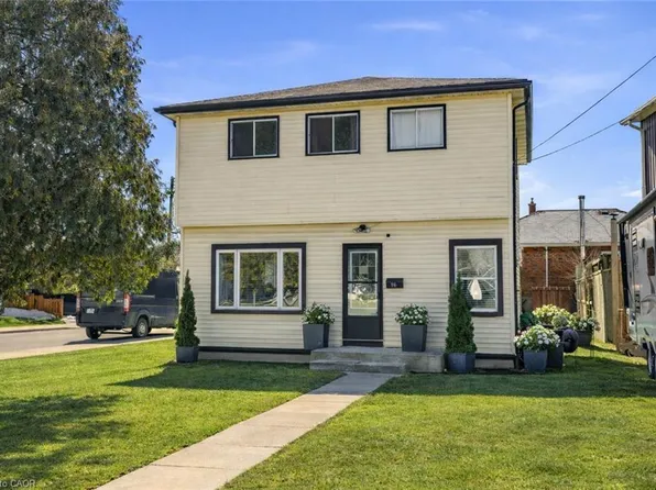 16 Munn St, Hamilton, ON L8V 1J6