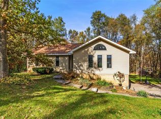 6816 Berry Rd SE, Cedar Rapids, IA 52403