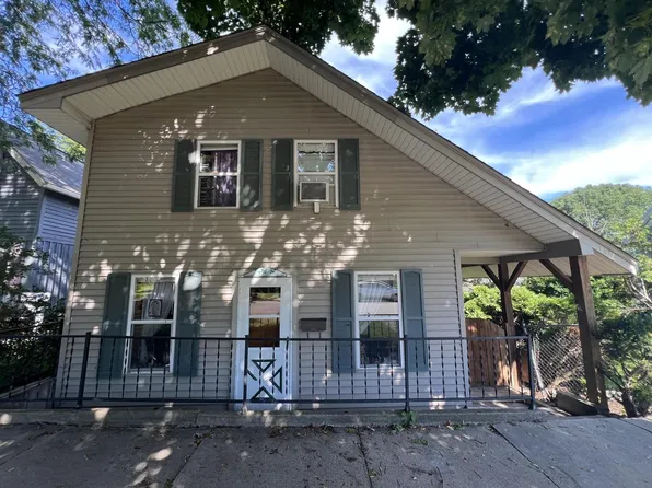 419 South 6th AVENUE, West Bend, WI 53095
