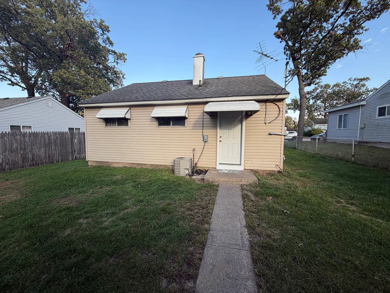 2 bed, 650 sqft, $1,325 — Photo 3