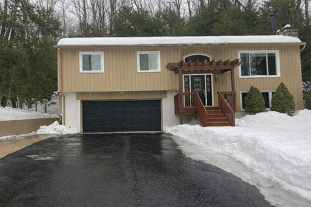 33 Harbor Ln — exterior photo