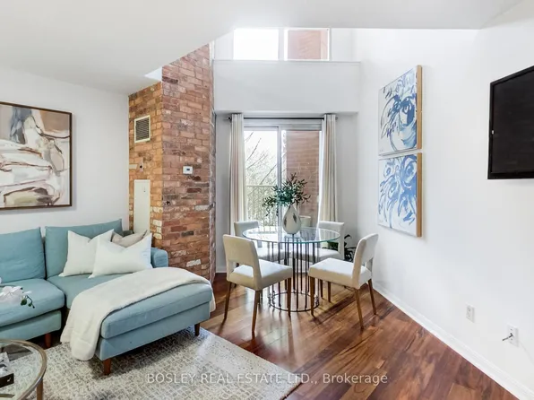 119 Merton St #215, Toronto, ON M4S 3G5
