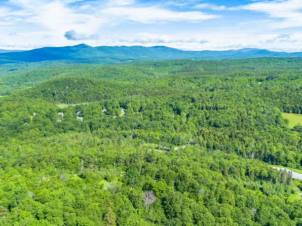 216 Ghastly Job Way, Wilmington, VT 05363