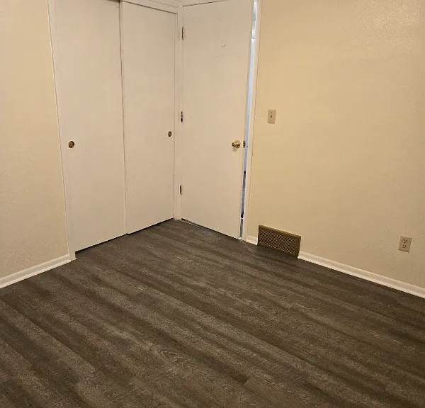 513 N Oak Ave #1/2 — Photo 11