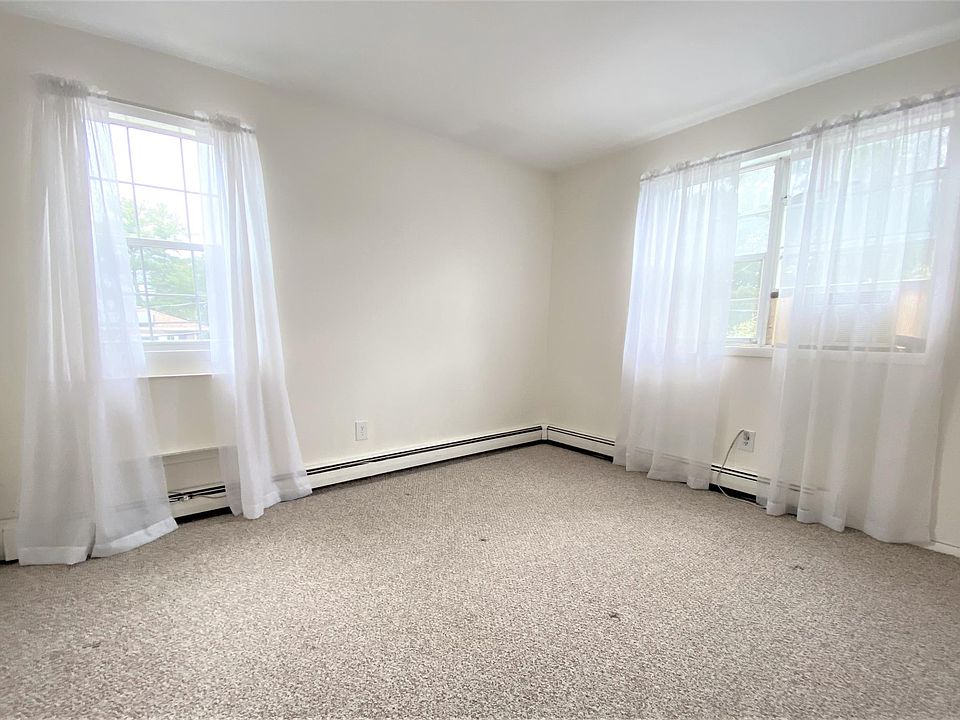bedroom 12 x 13