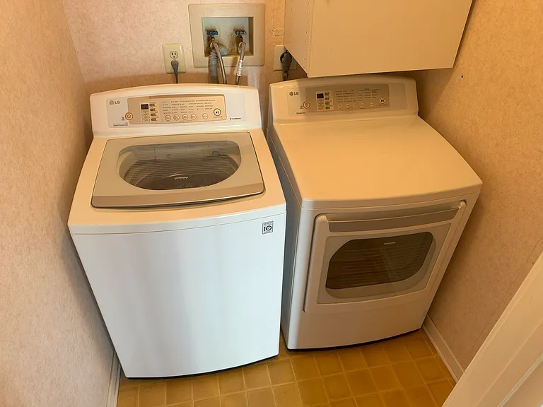 First floor laundry room (washer / dryer included)