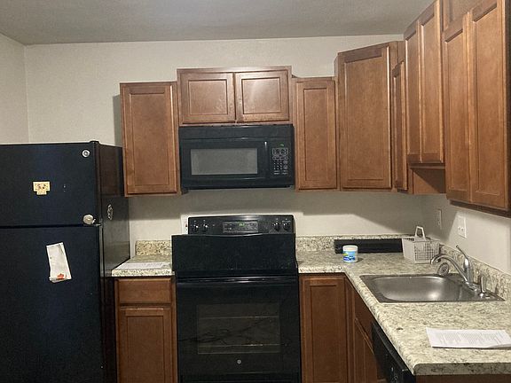 4th image of 304 Biggs Dr #A