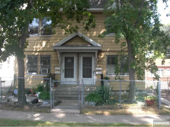 76 Long St, East Orange, NJ 07017