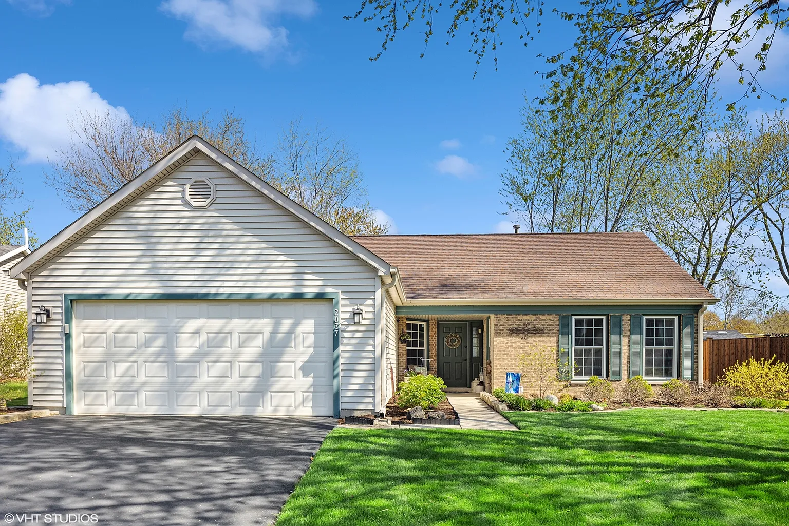 2077 Appaloosa Ct W photo 1
