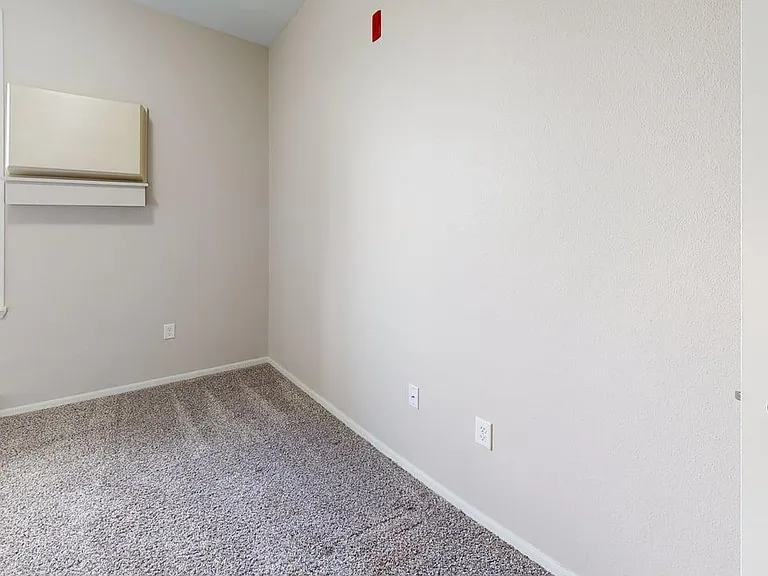 Eagle Crest Apartments — Photo 38