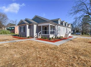 2907 Four Seasons Blvd, Greensboro, NC 27406