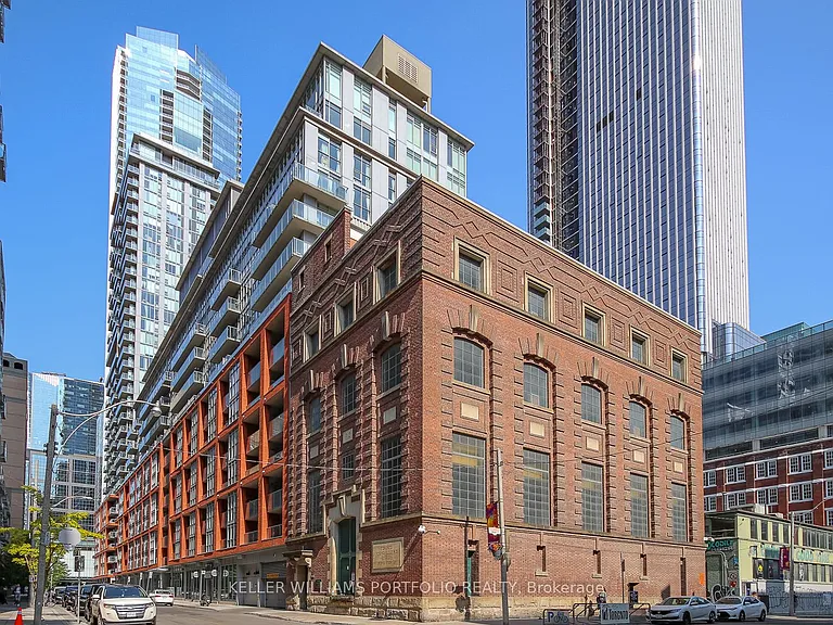 21 Nelson St #605 — Photo 1