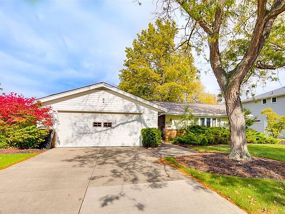 2nd image of 5387 Meadow Wood Blvd