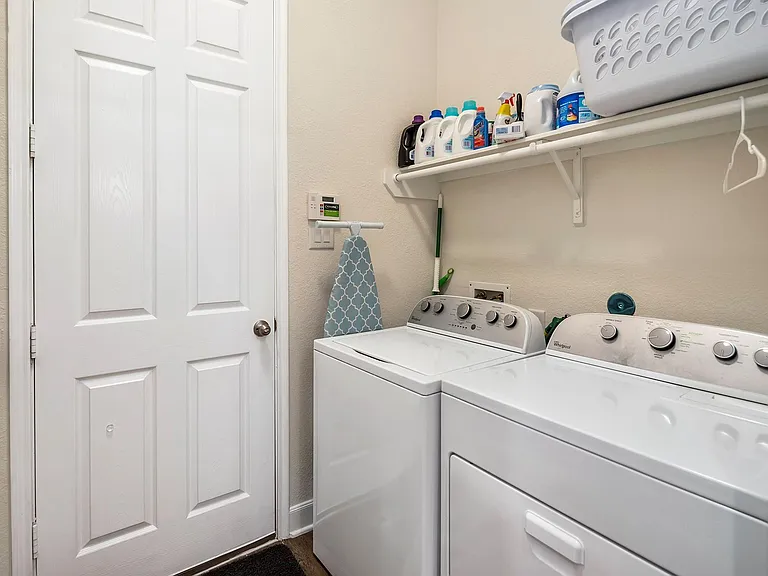 1810 Daly Way — Photo 24