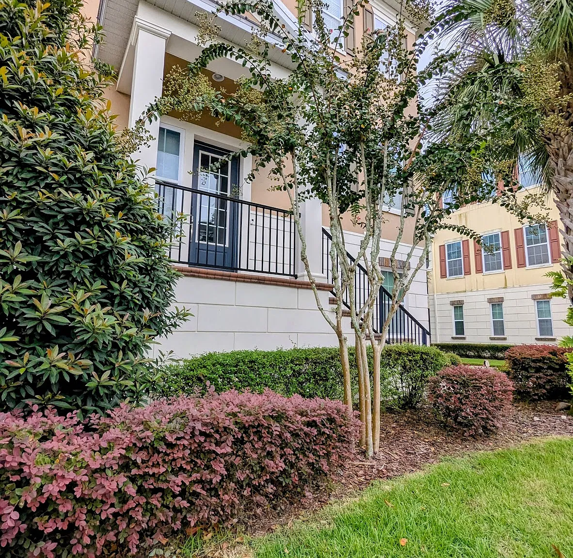 4 bed, 3.5 bath, 2300 sqft, $4,300 — Photo 2