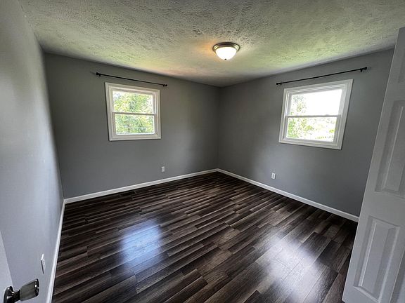 5th image of 3060 6th St