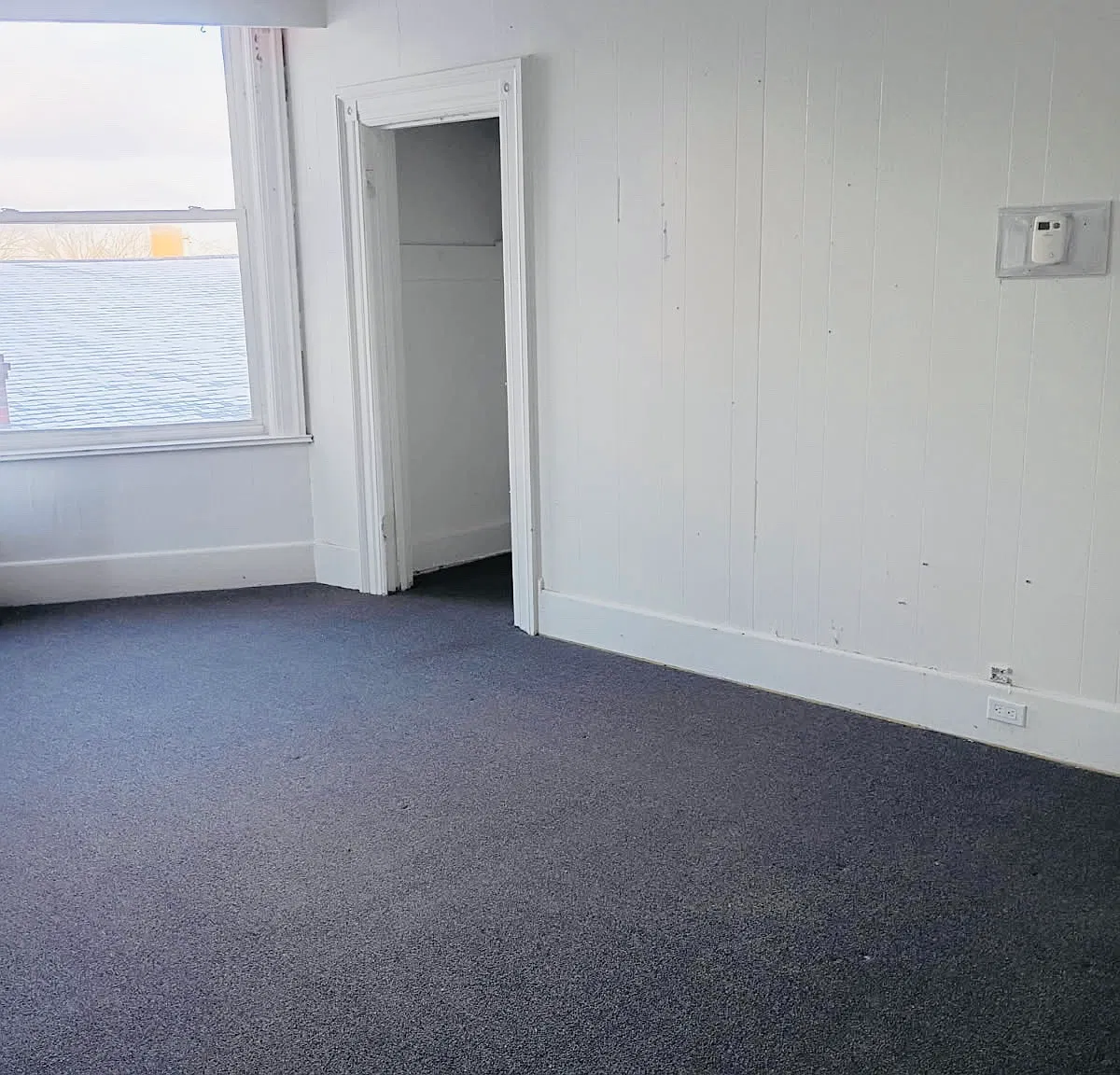 3 bed, 1000 sqft, $1,350 — Photo 2