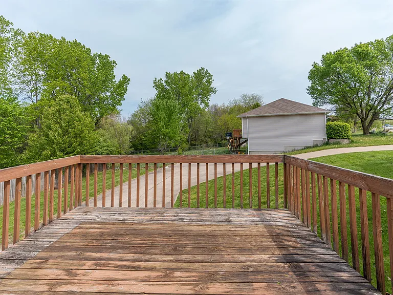 1305 Omaha Ct — Photo 34