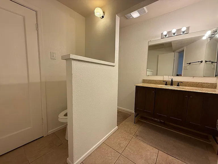 728 Spencer St — Photo 14