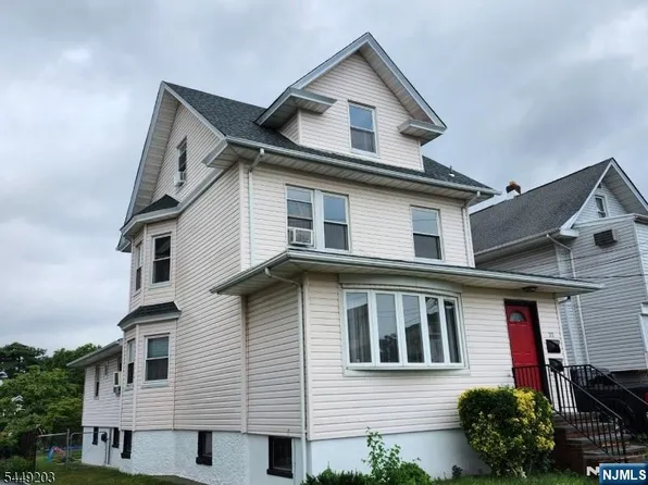 33 Livingston Ave, Lyndhurst, NJ 07071