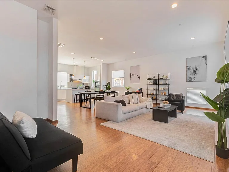 4115 Chartres St — Photo 11