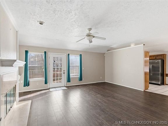 4th image of 3437 S 75th West Ave