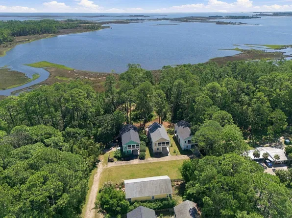 10 Hidden Springs Dr, Panacea, FL 32346
