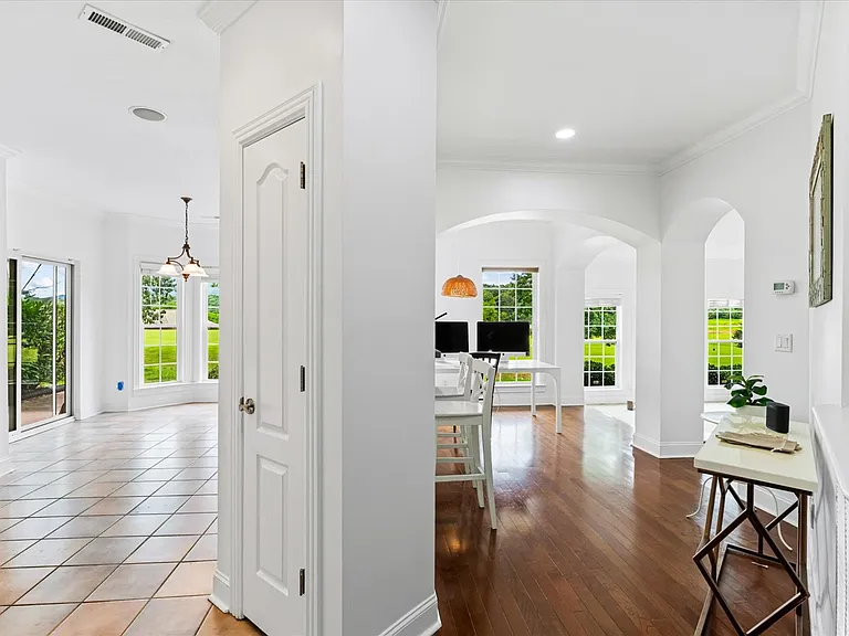 901 Renaissance Ct — Photo 29
