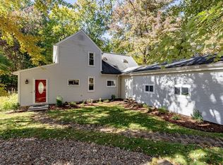 44 Linden Ave, East Longmeadow, MA 01028