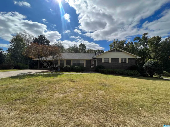 6400 Crosan Dr, Bessemer, AL 35023