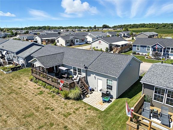 5th image of 55 Riverbend Cres