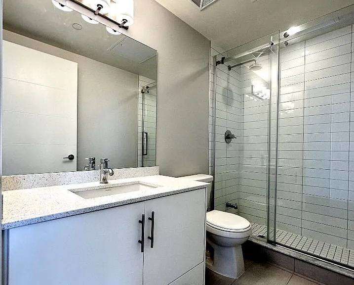 460 Adelaide St E #1821 — Photo 8