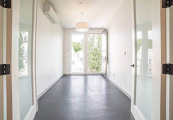 5th image of 228 Winthrop St #4F
