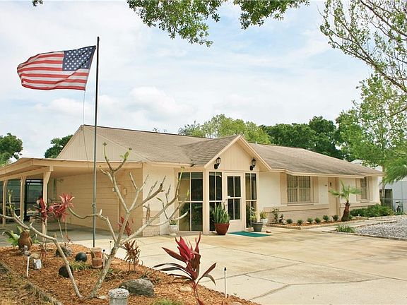 2nd image of 3216 King Charles Cir