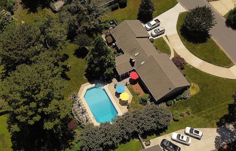 1st image of 1516 Bay Point Dr