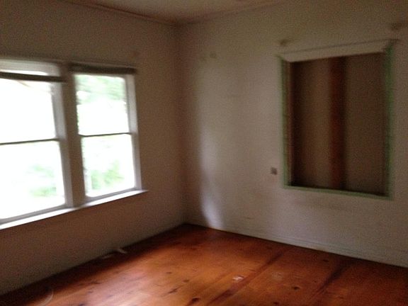 5th image of 5916 N Eustace Ave