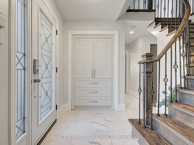 615 Sandford St — Photo 3