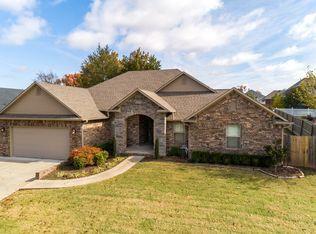 1806 Heritage Dr, Van Buren, AR 72956