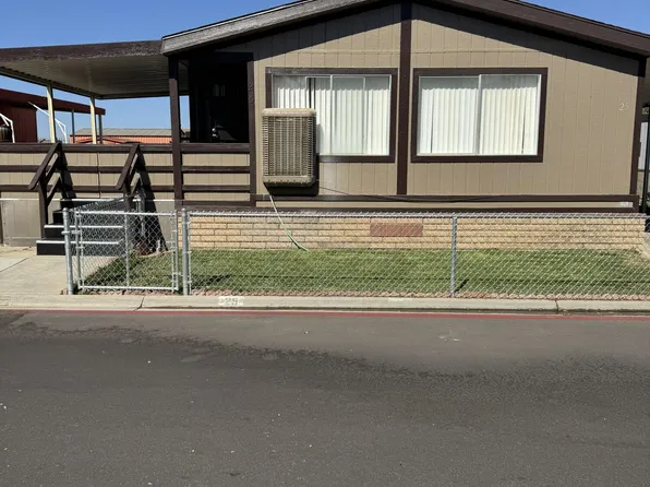 45111 25th St E Spc 25, Lancaster, CA 93535