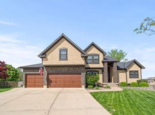 2516 SW Kenwill Ct, Lees Summit, MO 64082
