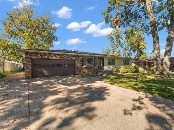 2270 Sandwood St, Portage, IN 46368