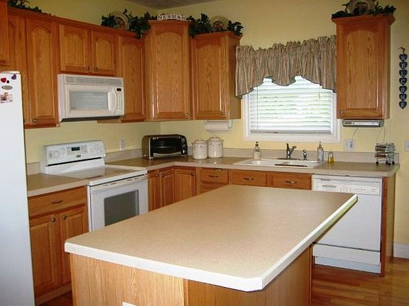 Kitchen With Center Island