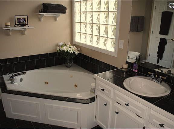 5th image of 858 Shelter Cove Ct