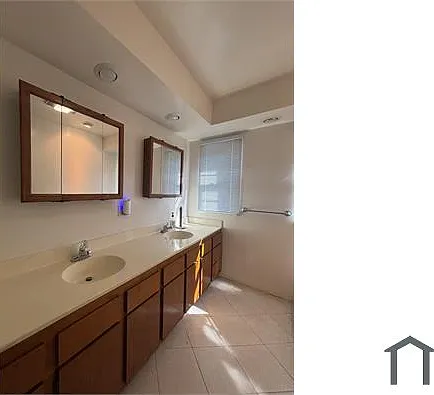 2096 S Harvard Blvd #3 — Photo 8