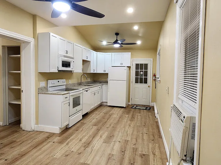 321 S Hanover St #1 — Photo 2