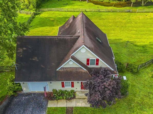 410 Counterfeit Way, Bunker Hill, WV 25413