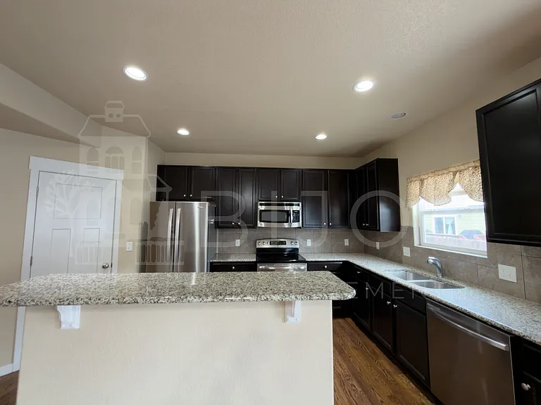 7356 Big Prairie Ct — Photo 5